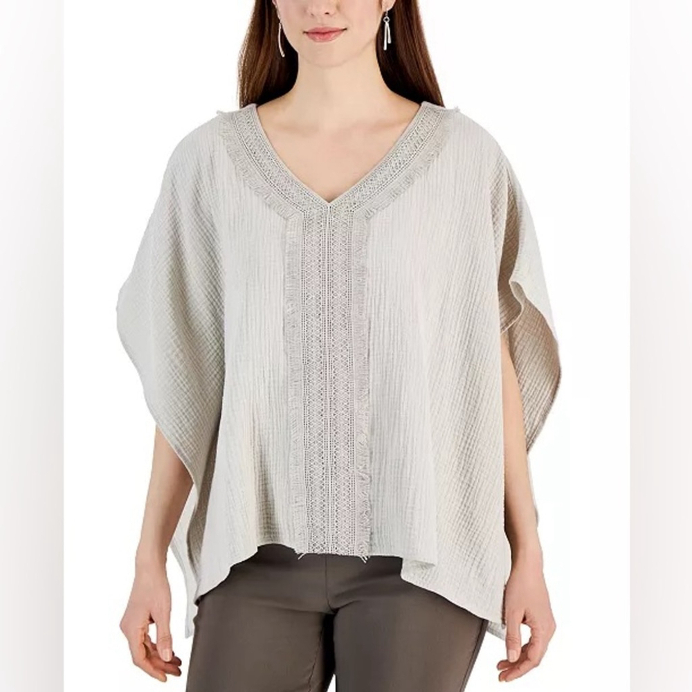 JM Collection
Petite Lace V-neck Gauze Poncho, Created for Macy's
Size XL NWT